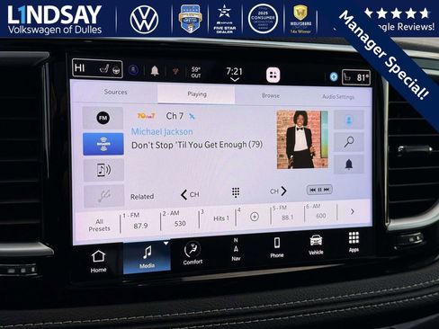 Used 2023 Chrysler Pacifica Limited image 16