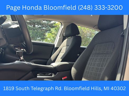 Used 2025 Honda HR-V LX image 1