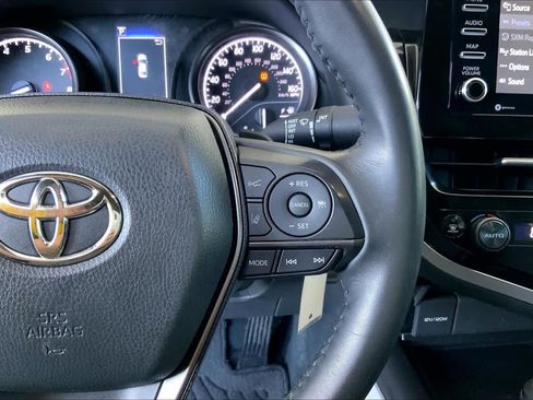 Used 2024 Toyota Camry SE image 25