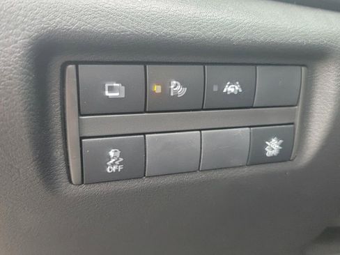Used 2023 Nissan Versa SV FWD image 34