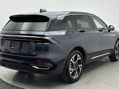 Used 2024 Lincoln Nautilus Premier w/ Equipment Group 102A image 10