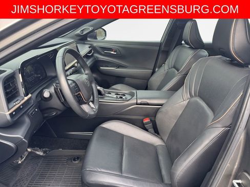 Used 2023 Toyota Crown Platinum image 12