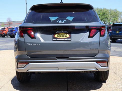 New 2025 Hyundai Tucson SE image 5