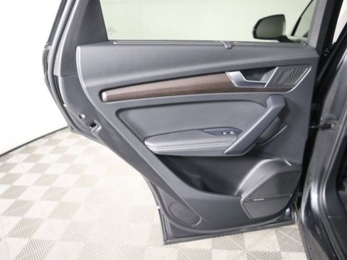 Certified 2025 Audi Q5 e Premium Plus w/ Premium Plus Package image 27