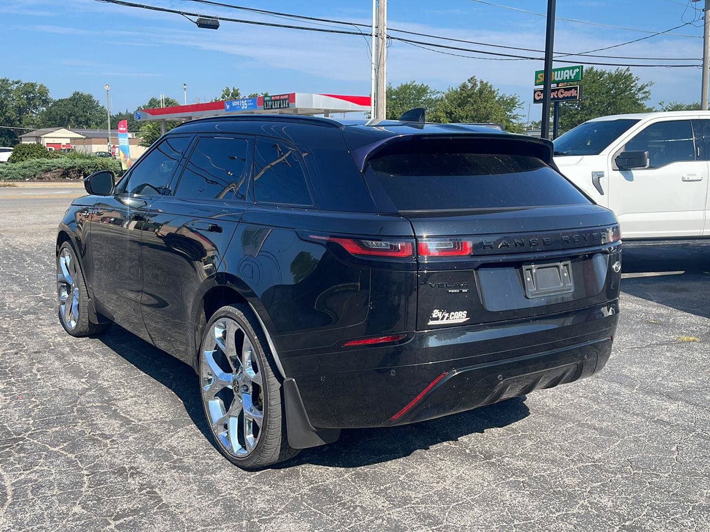 Used 2019 Land Rover Range Rover Velar R-Dynamic SE AWD/4WD image 7