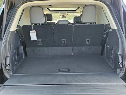 New 2025 Ford Expedition Active image 15