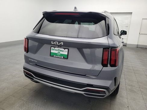 Used 2023 Kia Sorento S w/ Panoramic Sunroof Package image 7