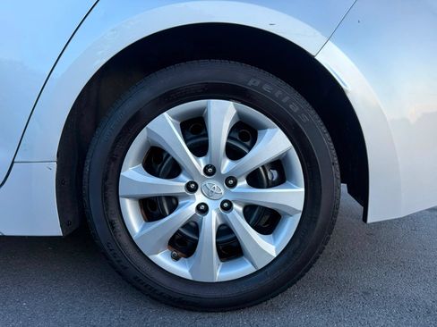 Used 2020 Toyota Corolla LE FWD image 36