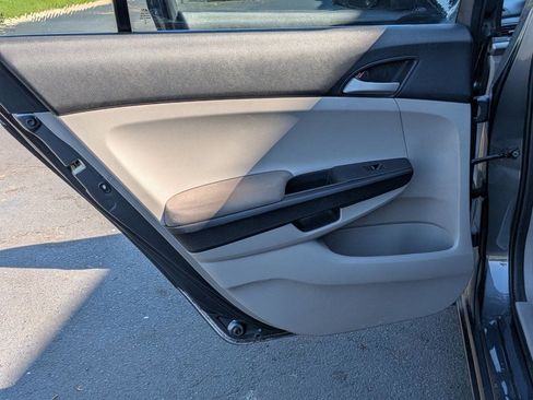 Used 2011 Honda Accord LX-P image 14