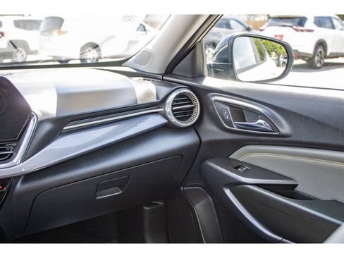 Used 2026 Chevrolet Trax ACTIV w/ Driver Confidence Package FWD image 48