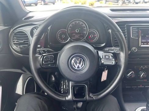 Used 2018 Volkswagen Beetle 2.0T S FWD image 13