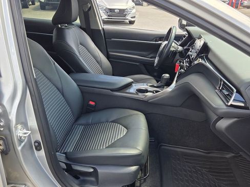Used 2022 Toyota Camry SE w/ Cold Weather Package image 13