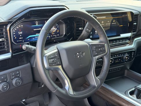 Used 2026 Chevrolet Silverado 2500 LT w/ Trail Boss Package AWD/4WD image 17