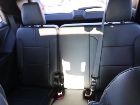 Used 2023 Chevrolet Traverse RS AWD/4WD image 17