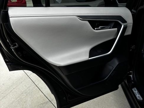 Used 2024 Toyota RAV4 Limited image 18