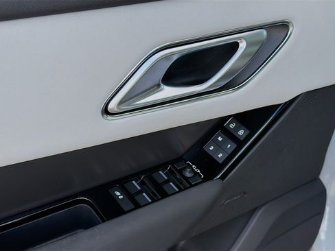 Used 2024 Land Rover Range Rover Velar Dynamic SE image 23