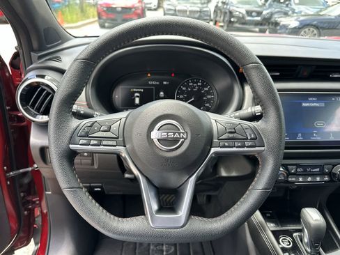 Used 2023 Nissan Kicks SR w/ SR Premium Package FWD image 21