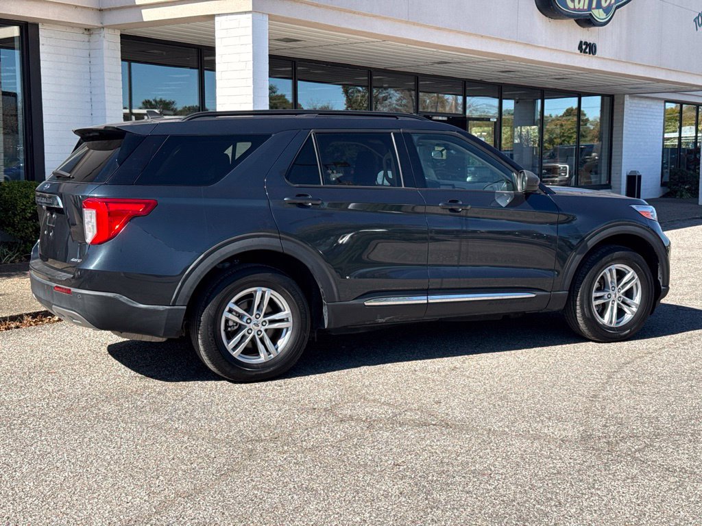 Used 2023 Ford Explorer XLT w/ Equipment Group 202A AWD/4WD image 18