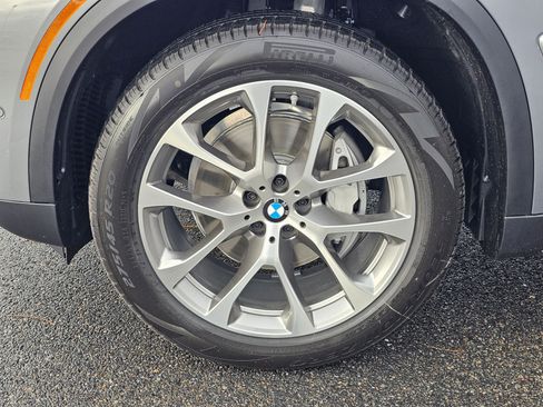 New 2026 BMW X5 xDrive40i w/ Climate Comfort Package image 8