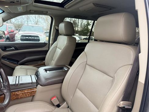 Used 2020 Chevrolet Suburban Premier image 31