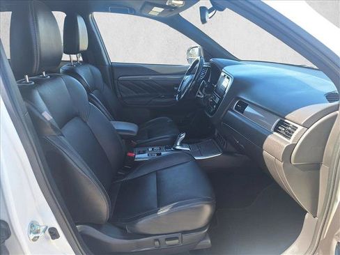Used 2019 Mitsubishi Outlander SEL AWD/4WD image 19