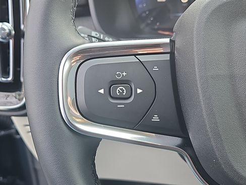 New 2026 Volvo XC40 B5 Plus w/ Protection Package Premier image 17