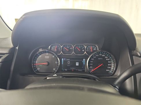 Used 2019 Chevrolet Suburban LT image 25