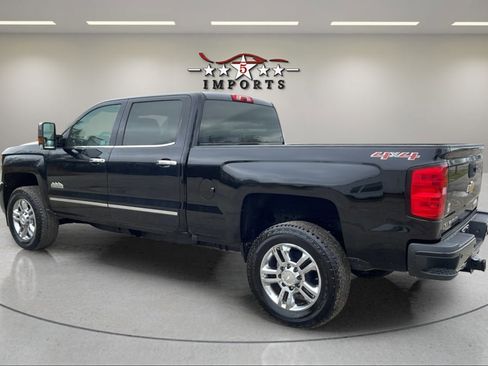 Used 2016 Chevrolet Silverado 2500 High Country w/ Duramax Plus Package image 3