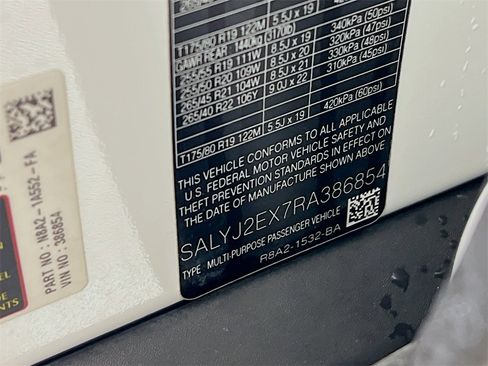 Used 2024 Land Rover Range Rover Velar S image 29