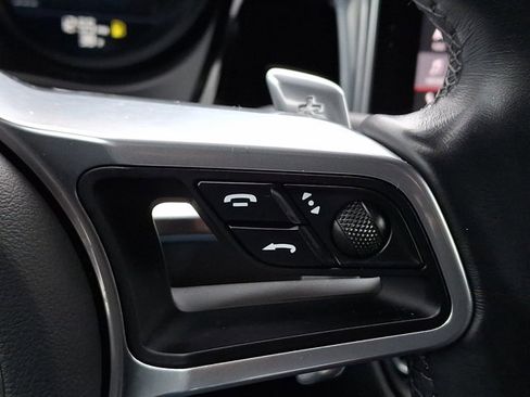 Used 2021 Porsche Macan image 24