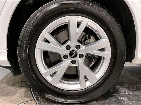 Certified 2025 Audi Q5 Premium w/ Convenience Package image 8