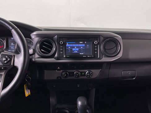 Used 2018 Toyota Tacoma SR5 RWD image 16