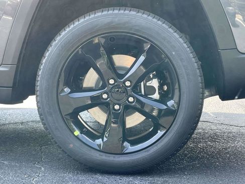 New 2025 Jeep Grand Cherokee Limited w/ Luxury Tech Group II image 40