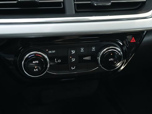 New 2026 Chevrolet Trax LT w/ LPO, Blackout Package image 25