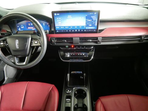 Used 2023 Lincoln Corsair Reserve w/ Equipment Group 202A AWD/4WD image 10