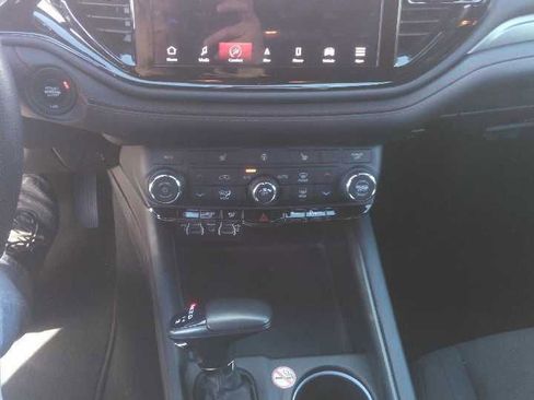Used 2025 Dodge Durango GT AWD/4WD image 6