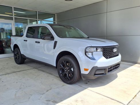 New 2025 Ford Maverick XLT w/ XLT Luxury Package AWD/4WD image 32