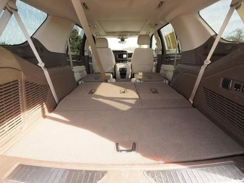 Used 2022 GMC Yukon Denali w/ Denali Premium Package RWD image 25