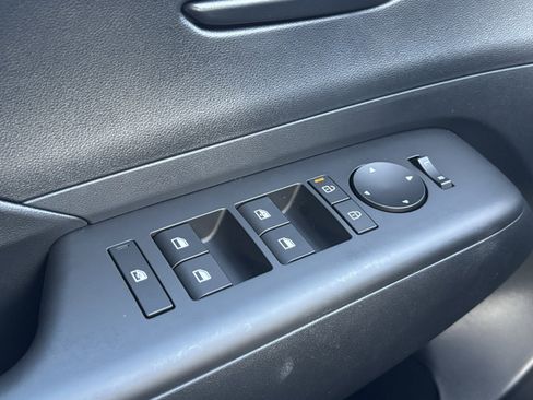 New 2026 Hyundai Kona SE image 11