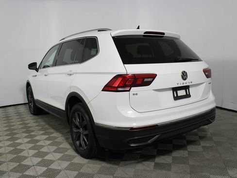 Used 2022 Volkswagen Tiguan SE w/ Panoramic Sunroof Package AWD/4WD image 4