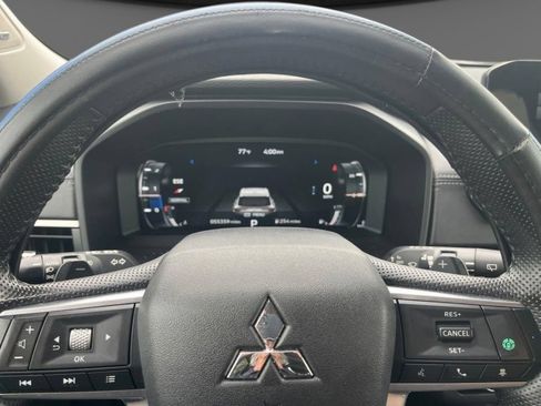 Used 2024 Mitsubishi Outlander SE Black Edition FWD image 14