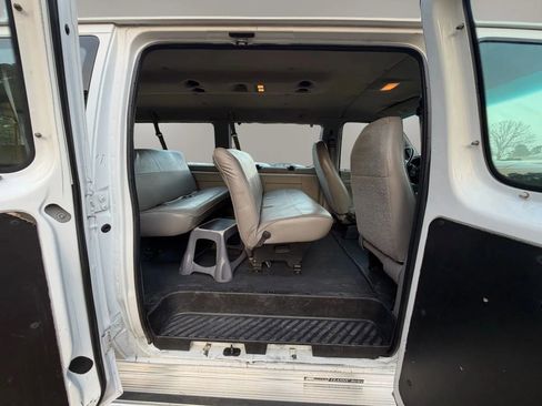 Used 1997 Ford E-350 and Econoline 350 Club Wagon image 13