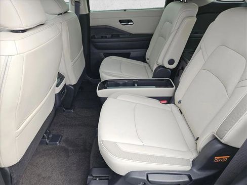New 2026 Nissan Pathfinder SL AWD/4WD image 12