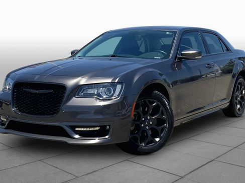 Used 2022 Chrysler 300 Touring L w/ Popular Equipment Group AWD/4WD image 1