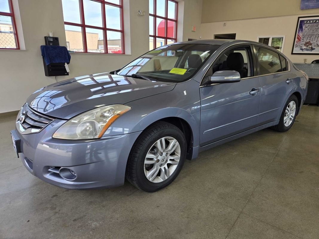 Used 2010 Nissan Altima 2.5 S w/ Convenience Plus Pkg FWD image 2