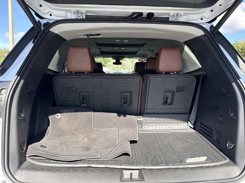 Used 2021 Chevrolet Traverse High Country image 11