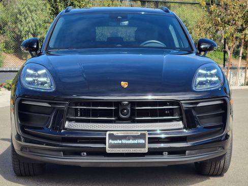 Used 2025 Porsche Macan image 10