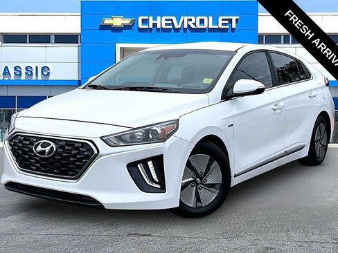 Used 2020 Hyundai Ioniq SE FWD image 2
