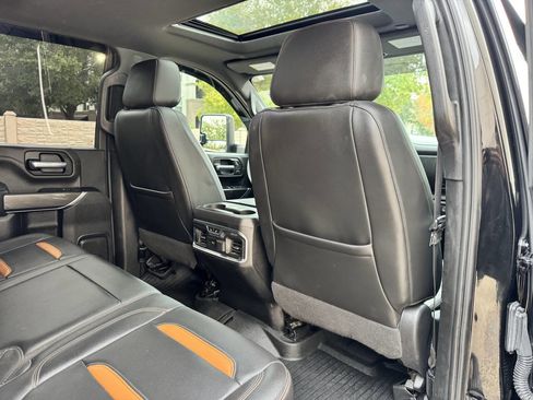 Used 2020 GMC Sierra 2500 AT4 w/ AT4 Premium Package image 16