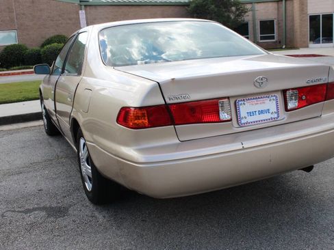 Used 2001 Toyota Camry CE image 7